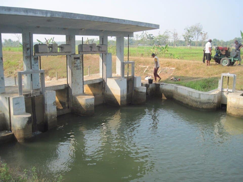 proyek-pintu-air-karangasem-colo-barat-jadi-1